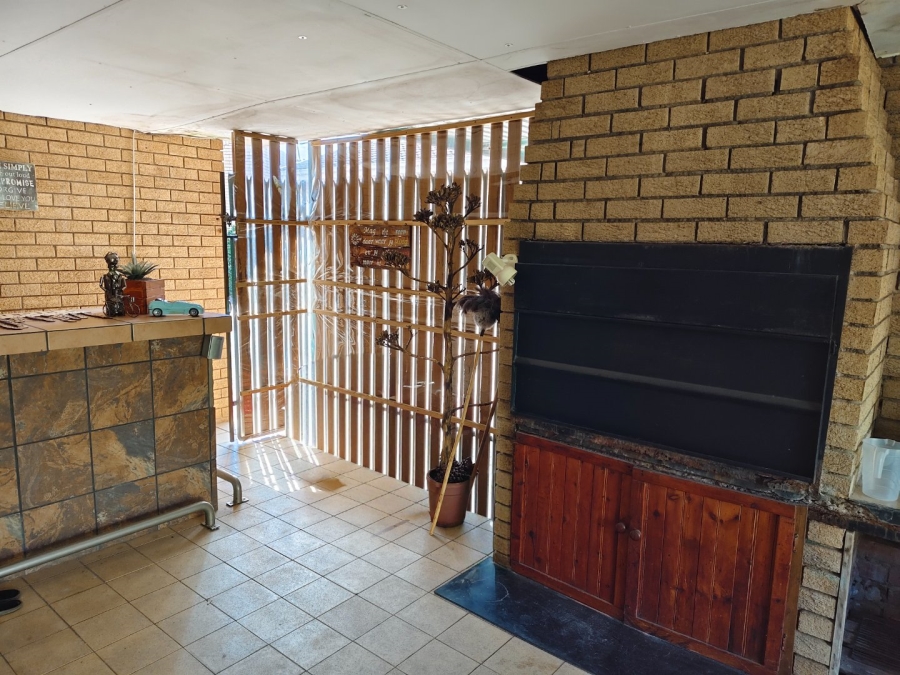 To Let 3 Bedroom Property for Rent in Uitsig Free State